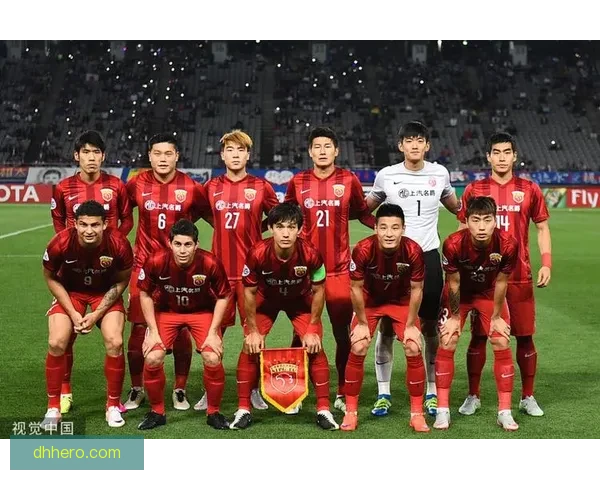 免签待遇被看好吸引曼联等数十队围追戴维成中场核心引发球迷热议